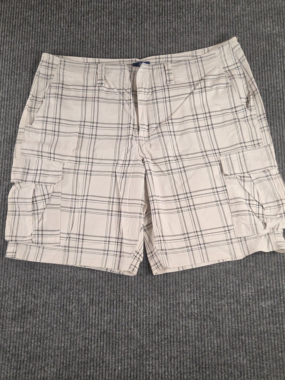 George Men's White Plaid Cargo Shorts